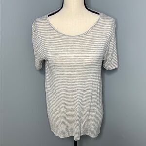 ***Zenana Outfitters Women's Gray Striped T-Shirt Top Sz S